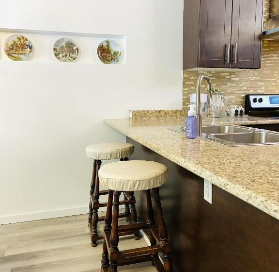 Пансион The Rhodo Place