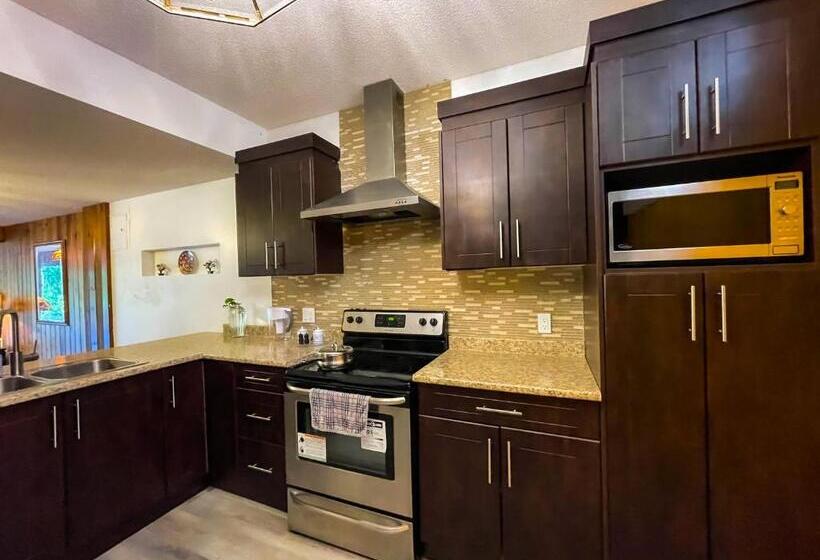 Пансион The Rhodo Place