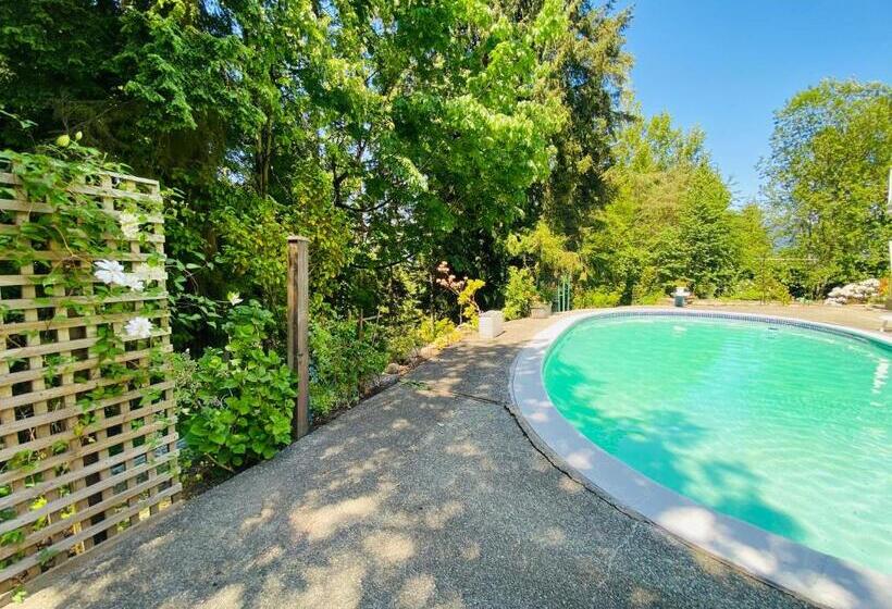 Пансион The Rhodo Place