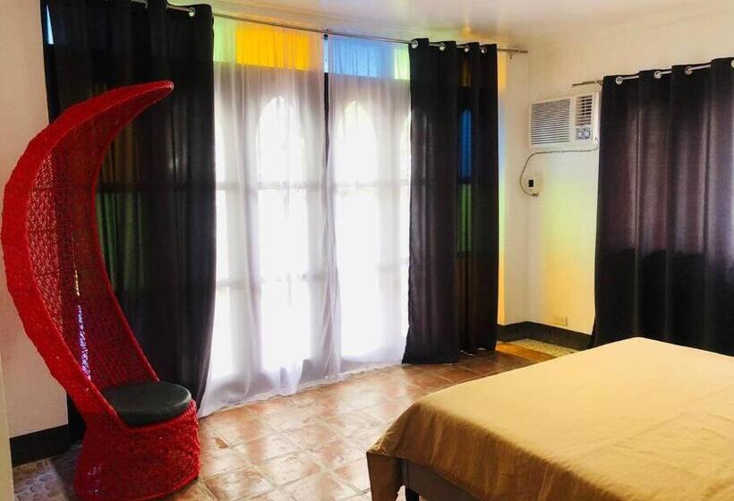 פנסיון Utopia Island Resort