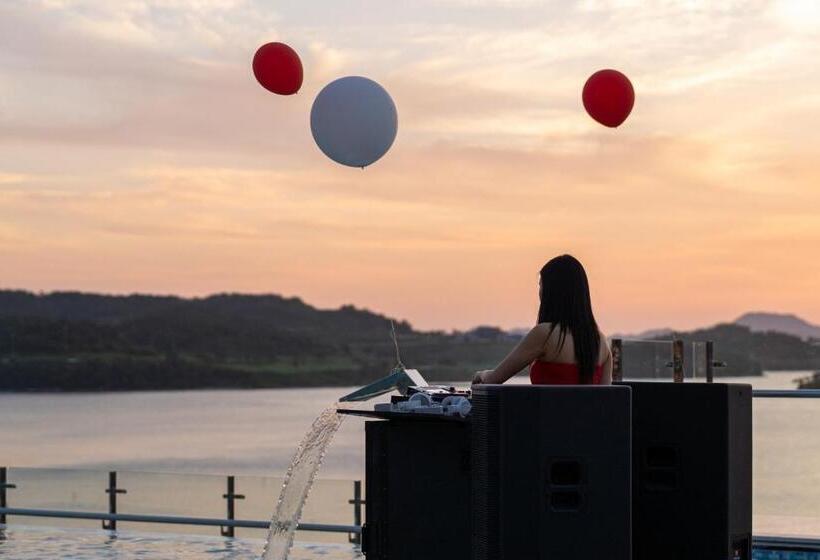 Yeosu Calacatta Hotel & Resort