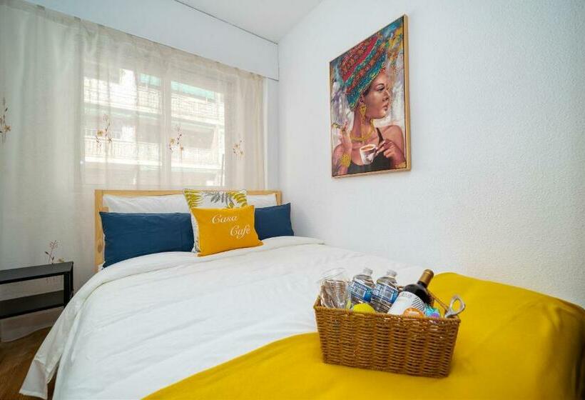 هاستل B Casacafé Madrid Pozuelo 2 Baño Fuera De La Habitacion O Compartido