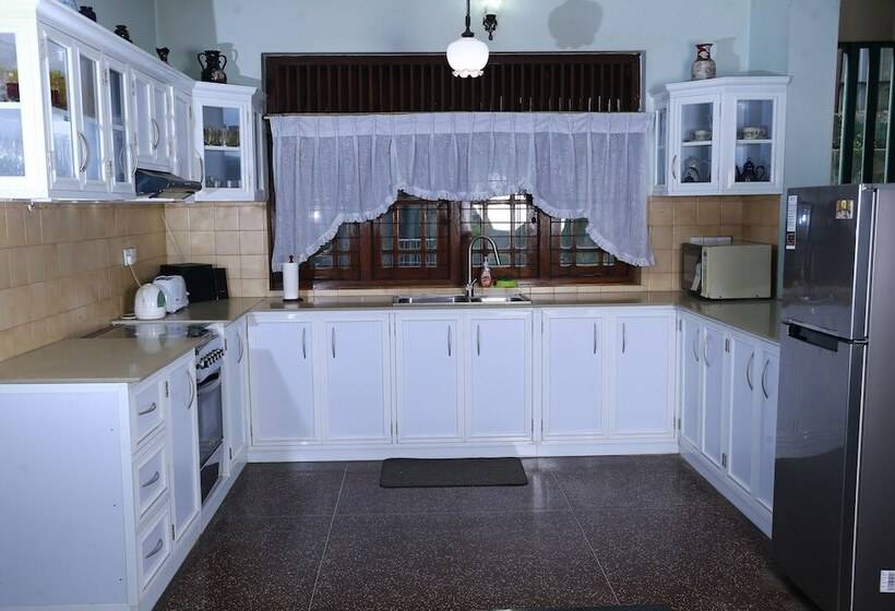 민박 Oasis Colombo