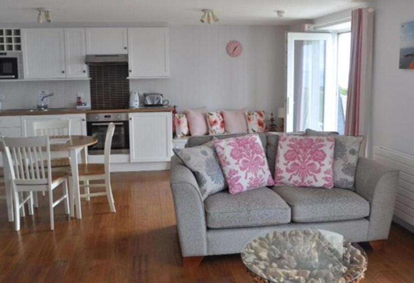 Chesil Beach Lodge Burton Bradstock Dorset Dt64rj