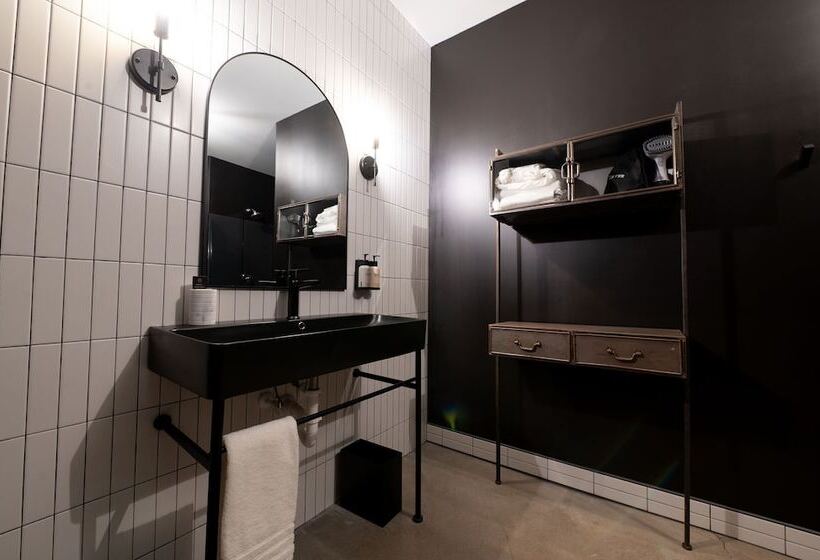 فندق Arch And Cable