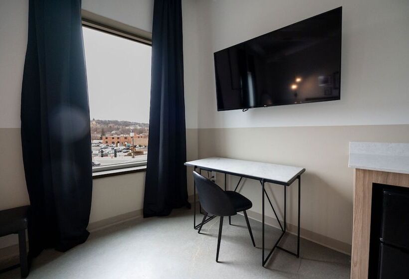 فندق Arch And Cable