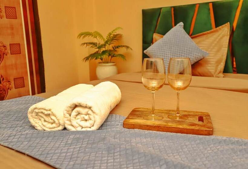 Hotel Roomshala 059 Sp Lodge