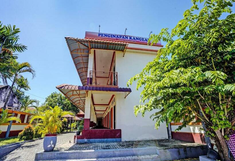 Hotel Spot On 92527 Penginapan Kangean Syariah