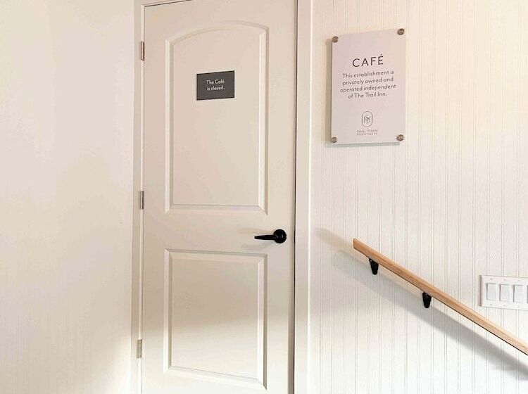 فندق The Trail Inn   Melita, Manitoba   Hwy 83, Hwy 3