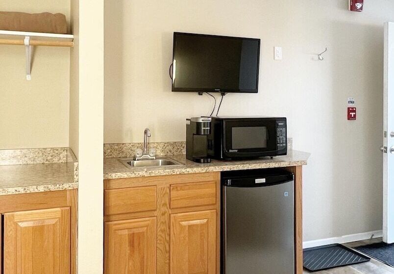 فندق The Trail Inn   Melita, Manitoba   Hwy 83, Hwy 3