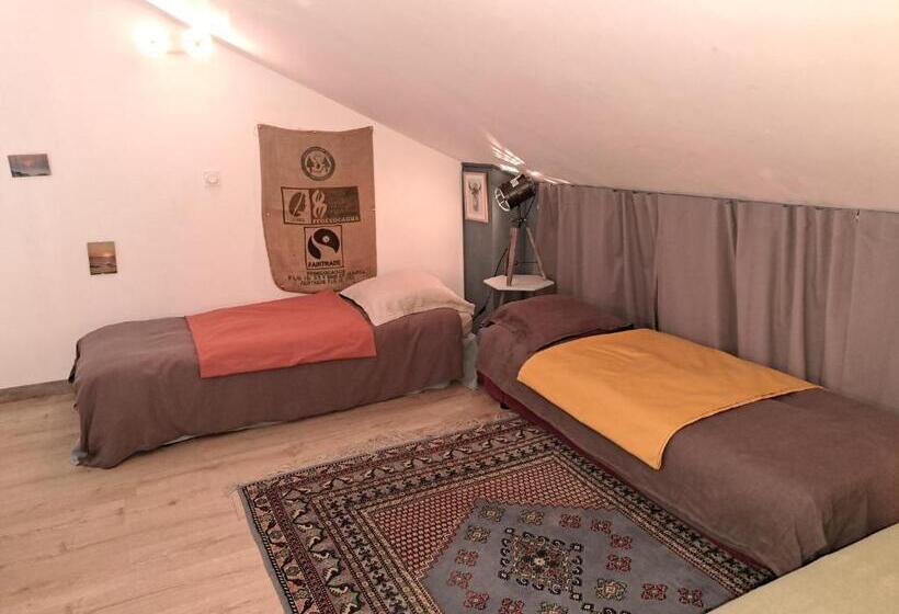 بنسيون Gites Des Loyes