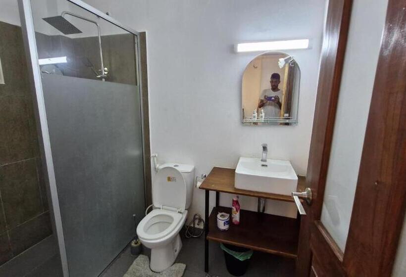 פנסיון O Neill S Cottage