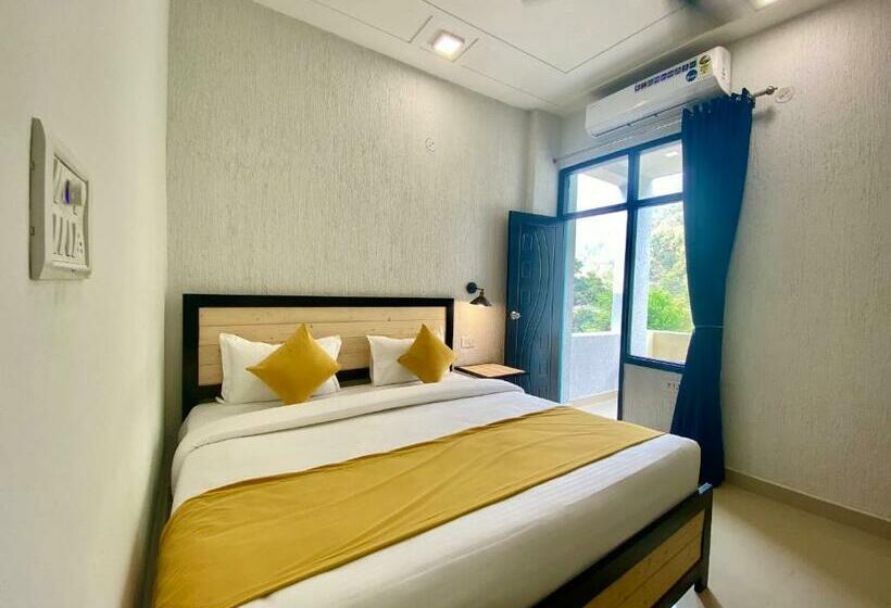 旅馆 90 S Rishikesh