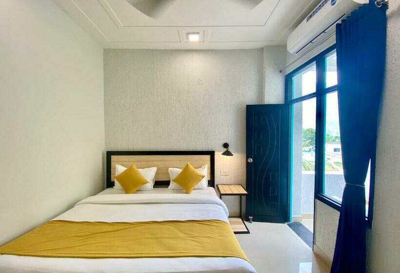 旅馆 90 S Rishikesh