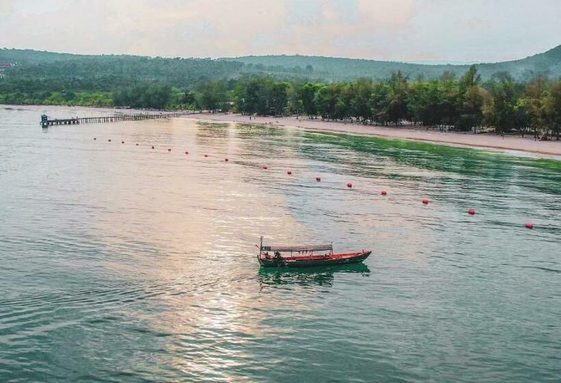 הוסטל Mad Monkey Koh Rong