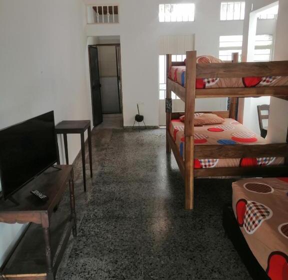 צימר Casa De Relajación Lowcost Centro Catedral Lujos ,piscna,aireacondicio