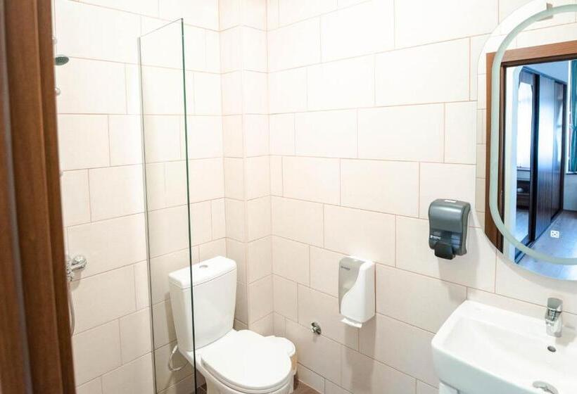 تختخواب و صبحانه City House Central