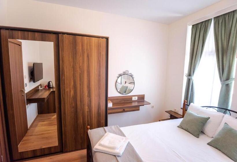 تختخواب و صبحانه City House Central