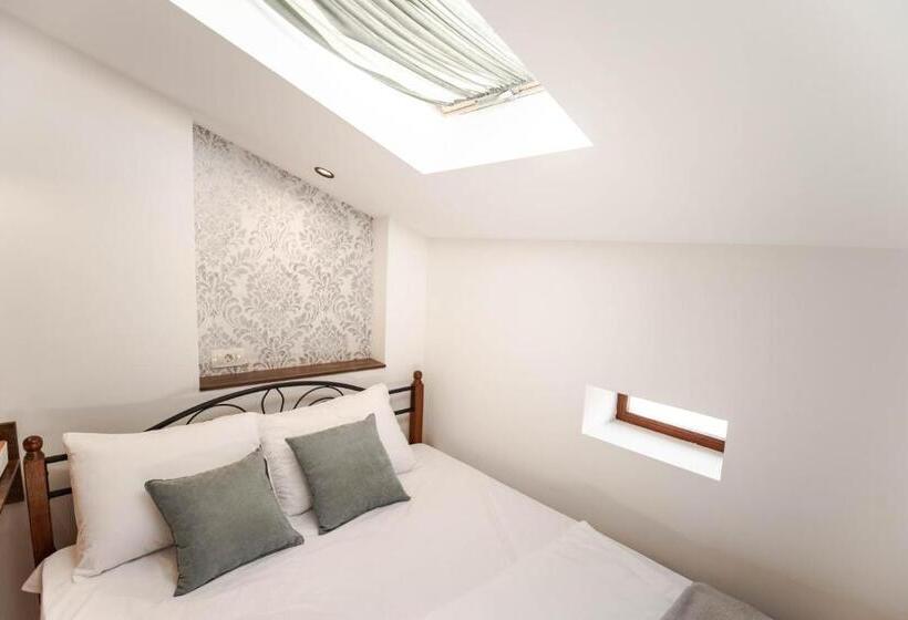 تختخواب و صبحانه City House Central