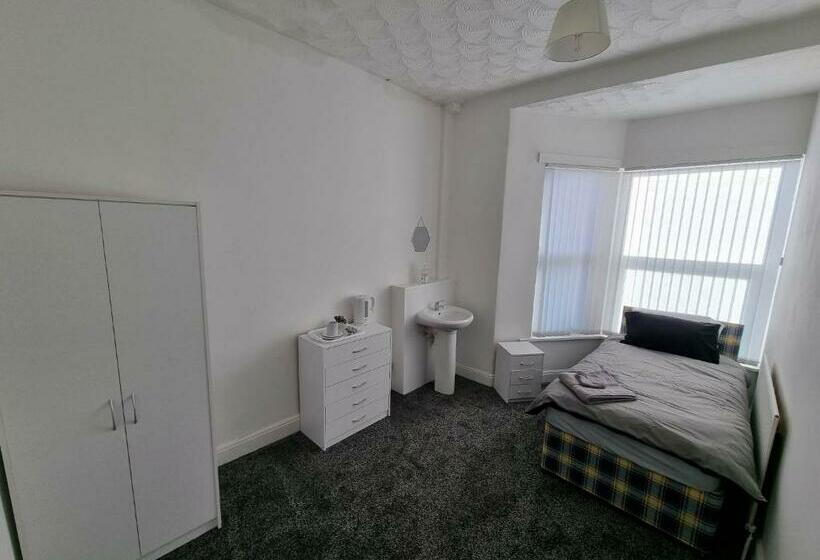 فنادق الكبسولة 70 Southfield