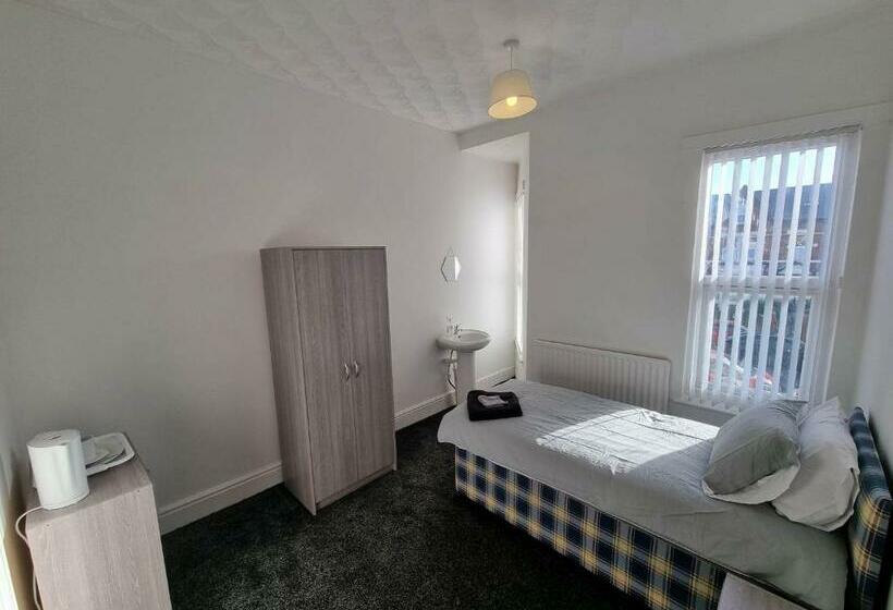 فنادق الكبسولة 70 Southfield