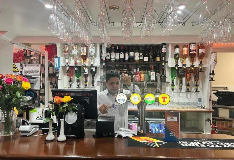 ホテル Earl David