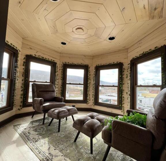 Отель Monterey Inn