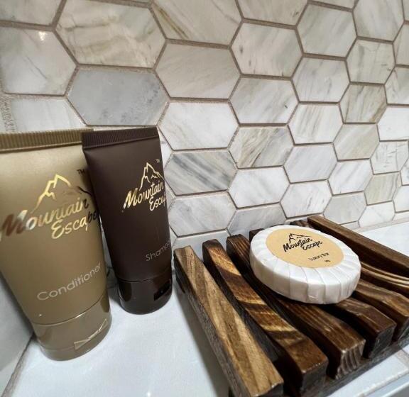 Отель Monterey Inn