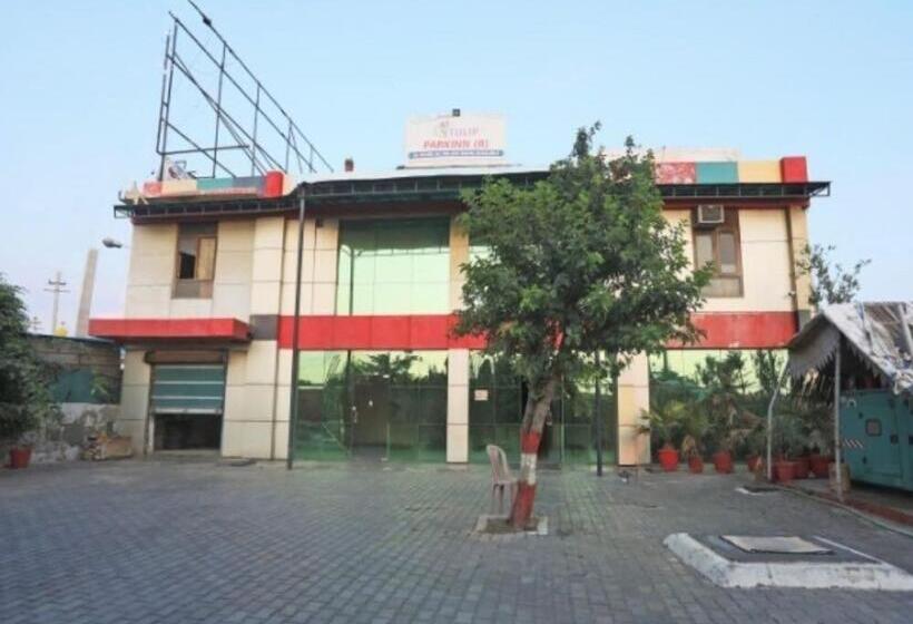 בית מלון כפרי Tulip Park Inn