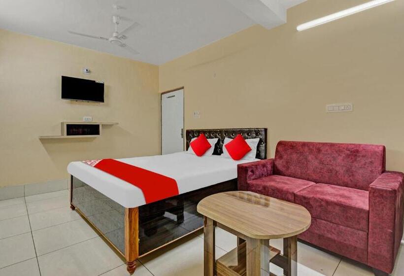 בית מלון כפרי Oyo Flagship 81208 Jagarnath Palace