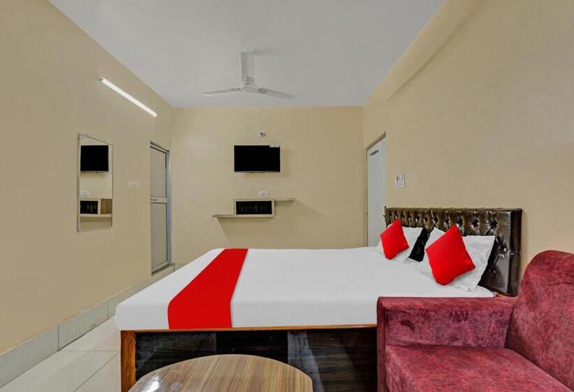 בית מלון כפרי Oyo Flagship 81208 Jagarnath Palace