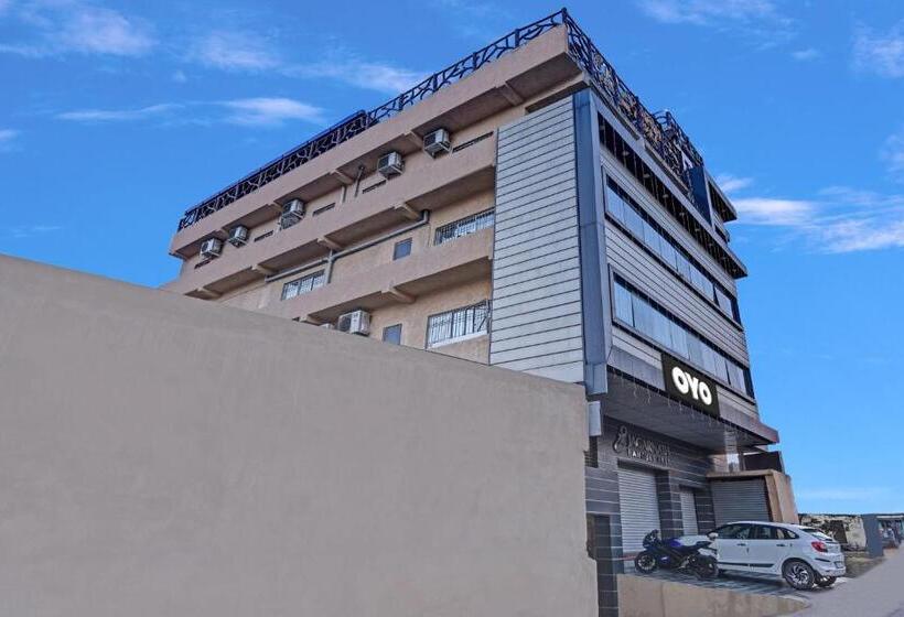 בית מלון כפרי Oyo Flagship 81208 Jagarnath Palace