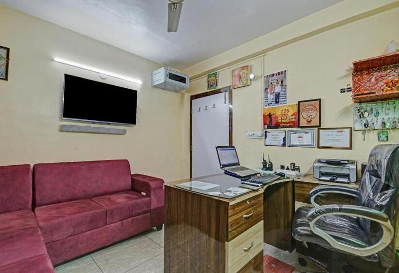 בית מלון כפרי Oyo Flagship 81208 Jagarnath Palace