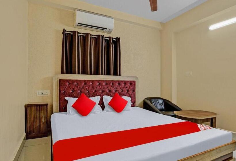 בית מלון כפרי Oyo Flagship 81208 Jagarnath Palace