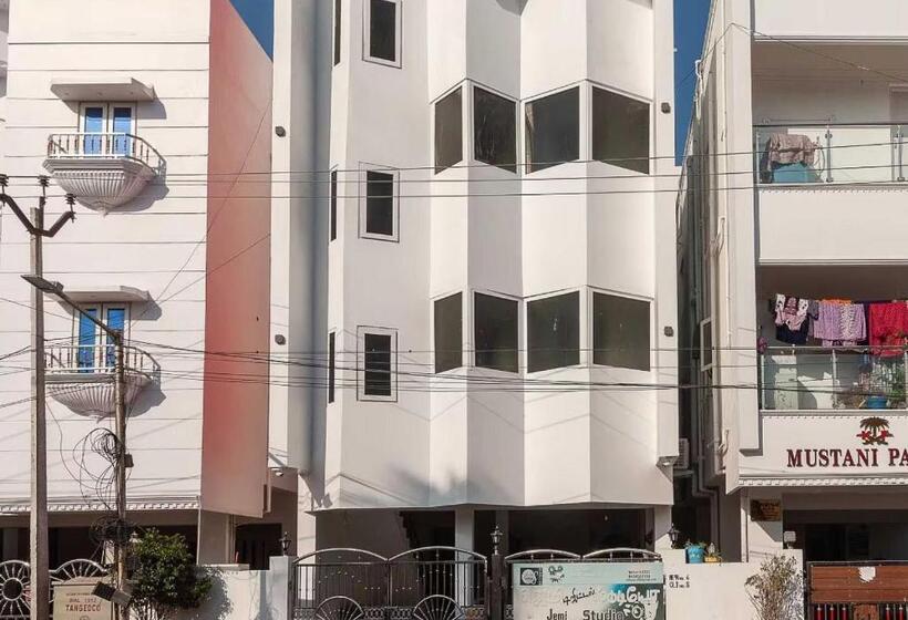 酒店 Oyo Flagship 81223 Kanish Residency