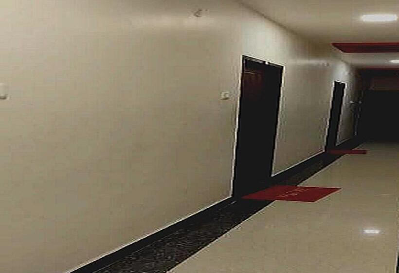 酒店 Oyo Flagship 81223 Kanish Residency