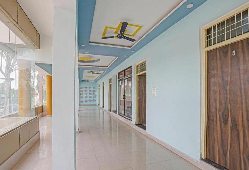 ホテル Oyo Flagship 81229 Avtar