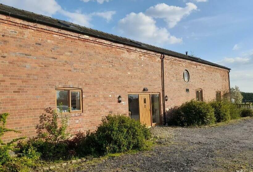 Mile House Barn Bed & Breakfast