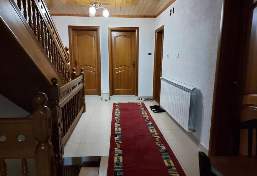 Пансион Guest House Trojani