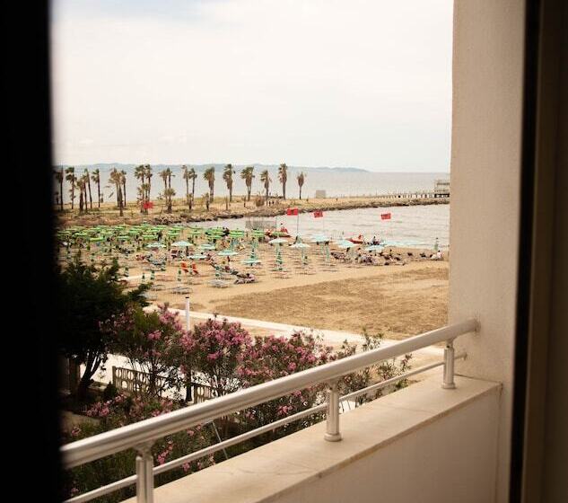 Wave Beachfront Apartments