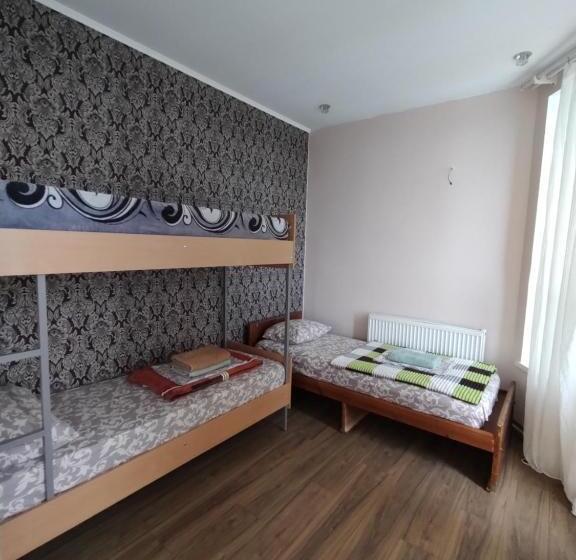 هاستل викенд