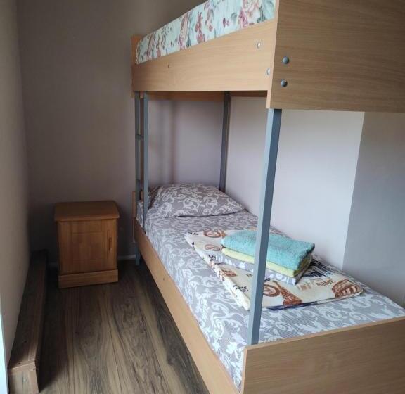 هاستل викенд