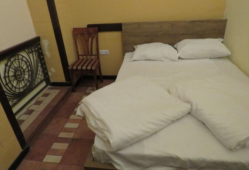 호스텔 Jan & In The Very Center