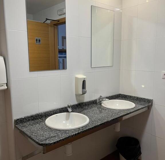 ユースホステル Pensión Arenas Palas