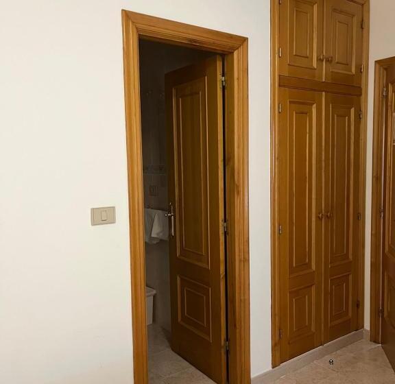 ユースホステル Pensión Arenas Palas