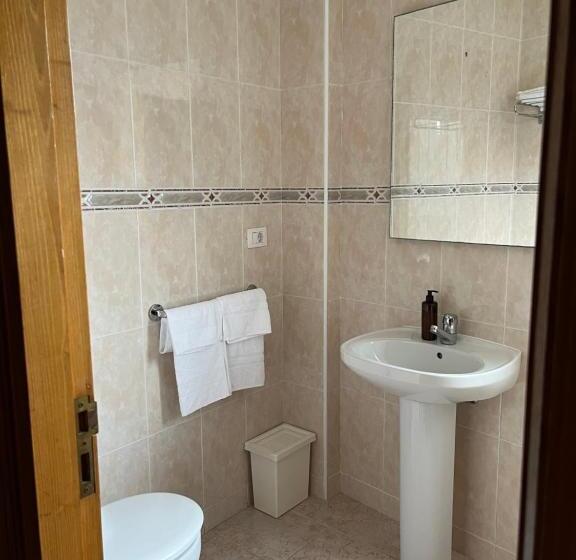 ユースホステル Pensión Arenas Palas