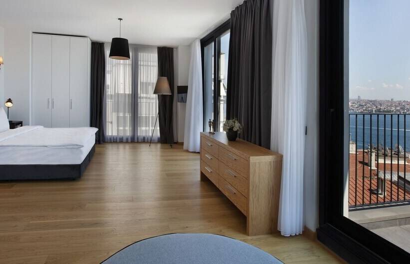 Ando Living Taksim Gumussuyu Townhouse