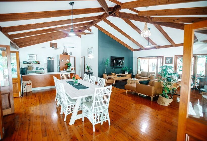 تختخواب و صبحانه Paperbark Retreat