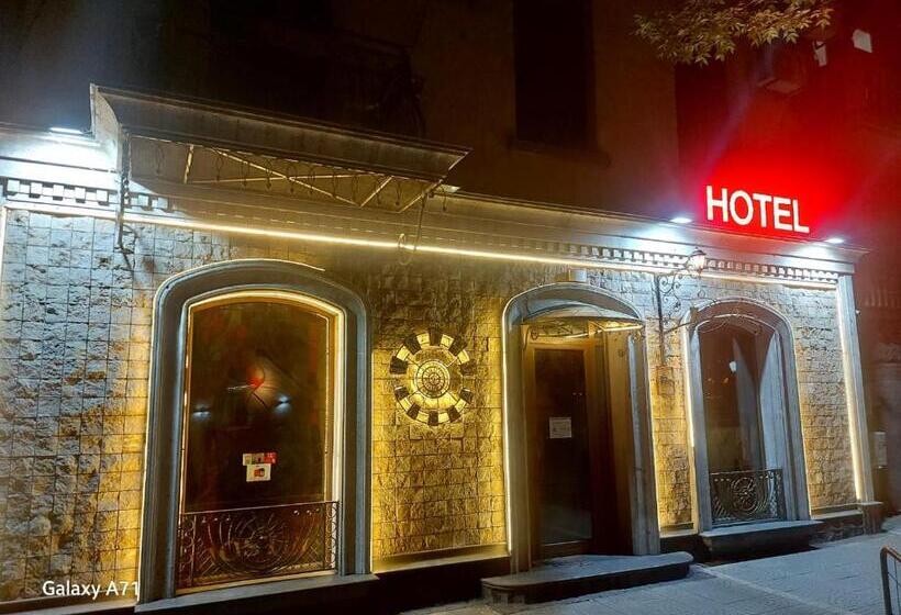 호스텔 Jan & In The Very Center