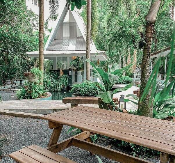 فندق บ้านนารีสอร์ท